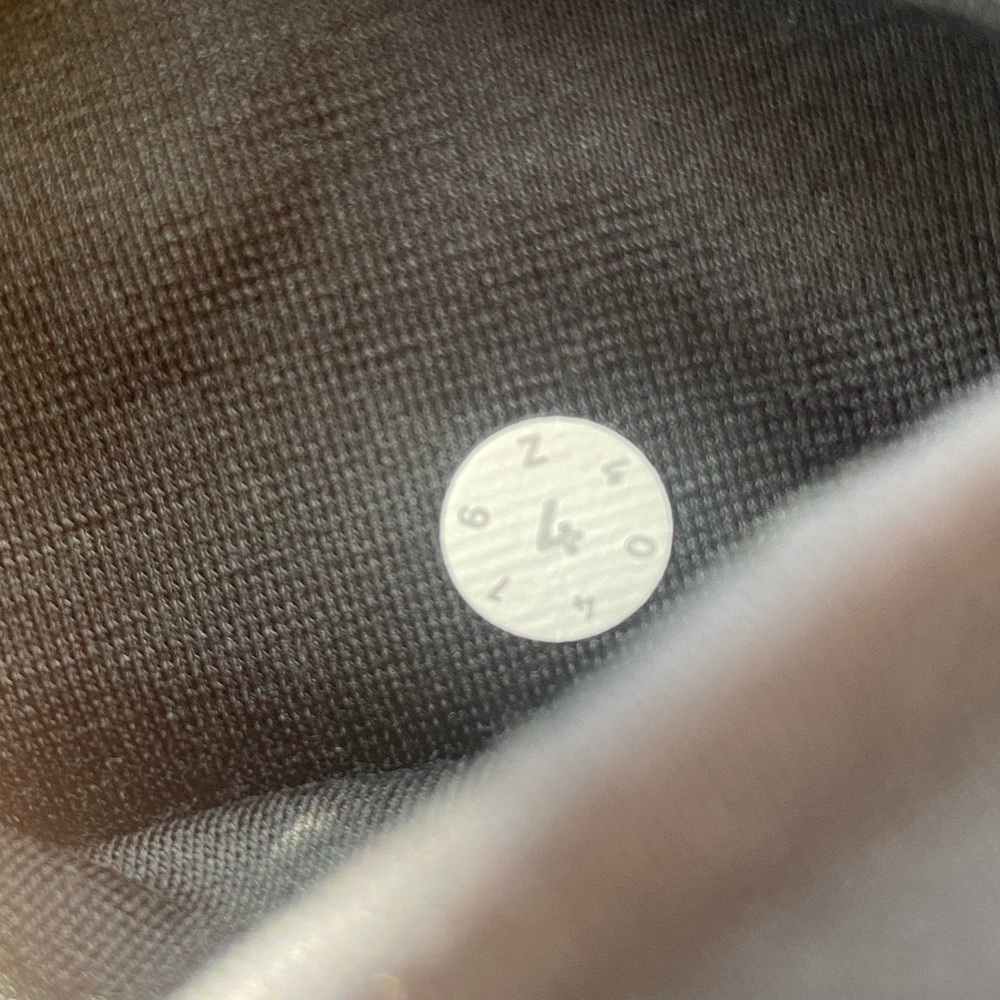 Lululemon Deep Breath Cropped Leggings, Size 4 - Picture 13 of 13